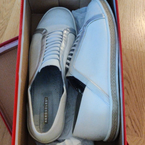 Shoes - Picture 3 of 4